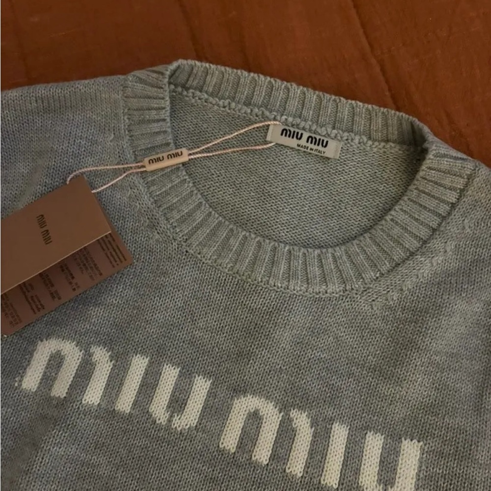 Awesome it girl sweater